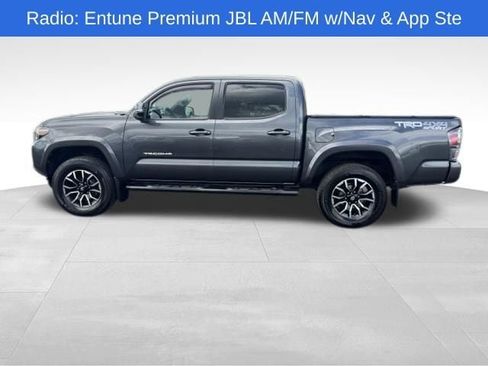 Used 2020 Toyota Tacoma TRD Sport w/ TRD Premium Sport Package AWD/4WD image 8