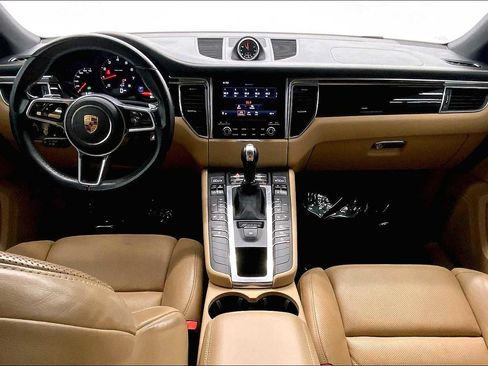 Used 2017 Porsche Macan AWD/4WD image 18