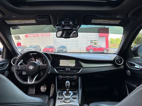 Used 2022 Alfa Romeo Giulia Veloce AWD/4WD image 33