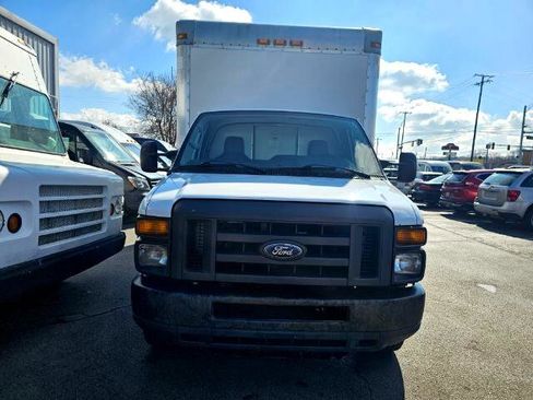 Used 2016 Ford E-350 and Econoline 350 Super Duty w/ Power Windows & Locks Group image 2