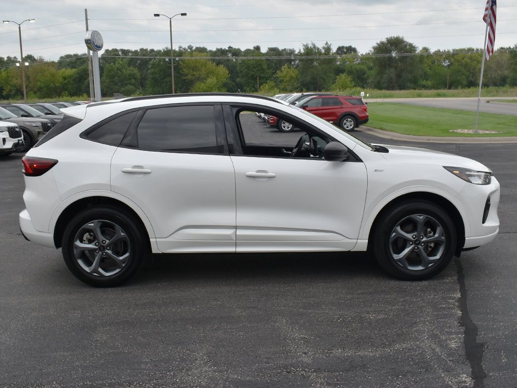 Used 2024 Ford Escape ST-Line w/ Tech Pack #1 AWD/4WD image 14