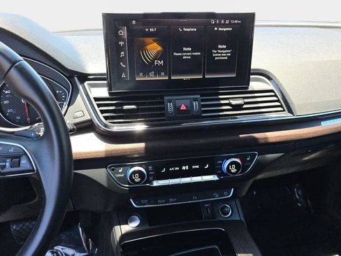 Used 2023 Audi Q5 2.0T Premium w/ Convenience Package AWD/4WD image 23