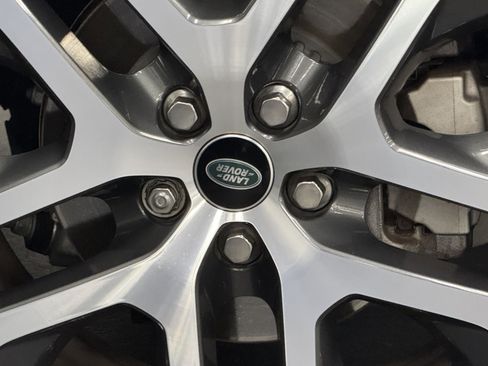 Used 2023 Land Rover Defender 110 S image 19