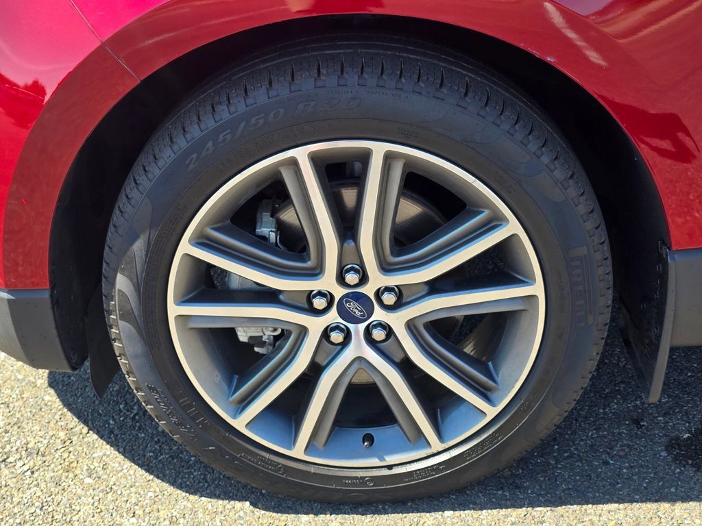 Used 2019 Ford Edge Titanium w/ Cold Weather Package AWD/4WD image 9