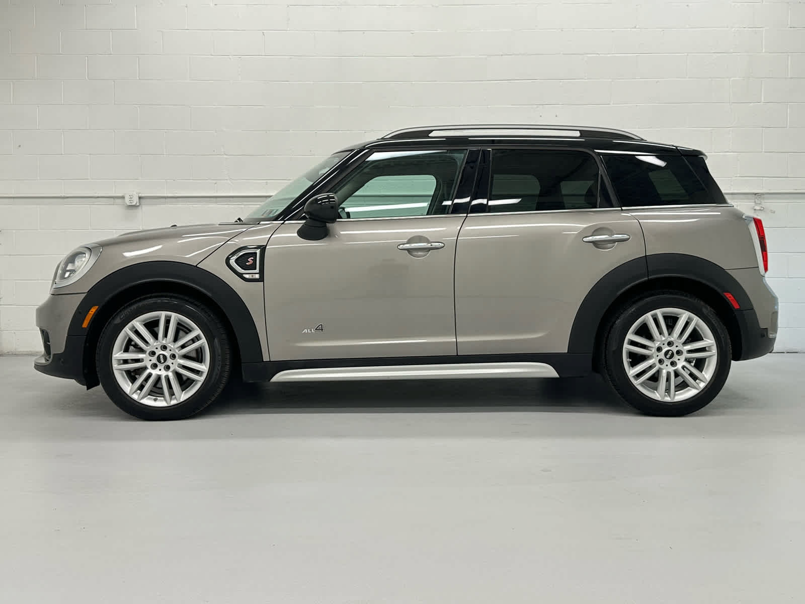 Used 2018 MINI Cooper Countryman S AWD/4WD image 3