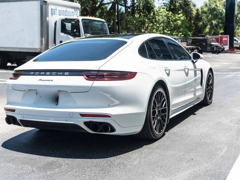 Used 2018 Porsche Panamera 4 AWD/4WD image 9