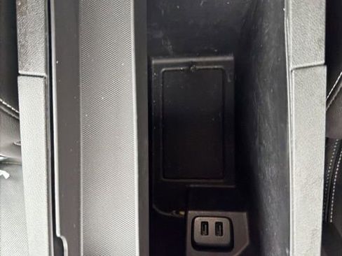 Used 2022 GMC Terrain SLT image 35