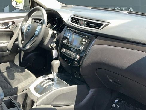 Used 2016 Nissan Rogue S w/ S Family Package FWD image 20