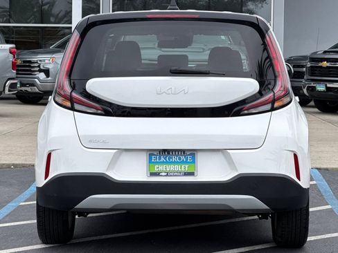 Used 2023 Kia Soul LX w/ LX Technology Package image 4