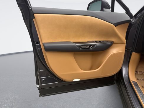 Used 2024 Lexus RZ 450e Premium w/ Technology Package image 9