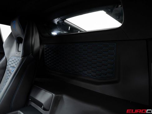 Used 2023 Lamborghini Huracan EVO RWD image 34