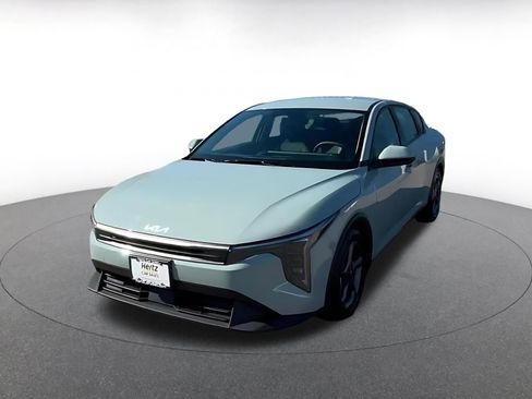 Used 2025 Kia K4 LXS image 7