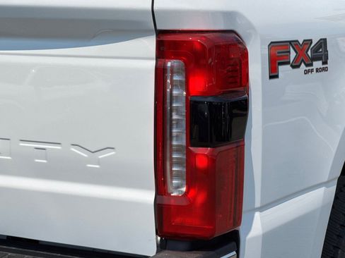 New 2025 Ford F250 Lariat w/ Chrome Package image 25