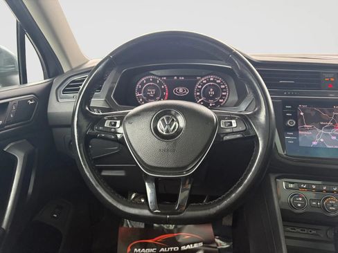 Used 2019 Volkswagen Tiguan SEL Premium w/ 3rd Row Seat Package AWD/4WD image 31