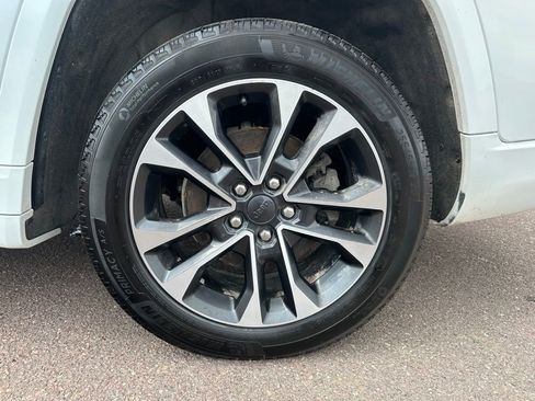 Used 2022 Jeep Grand Cherokee L Overland w/ Luxury Tech Group IV image 43