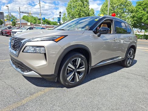 Used 2022 Nissan Rogue Platinum w/ Head-Up Display Package AWD/4WD image 1