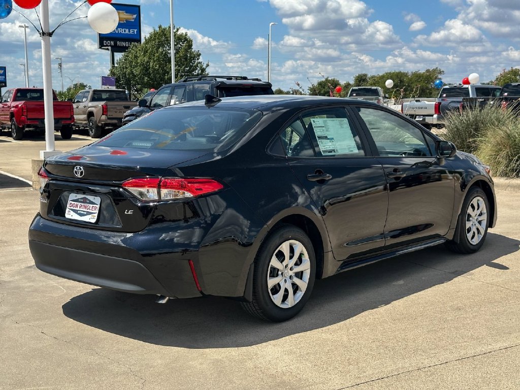 Certified 2026 Toyota Corolla LE FWD image 5