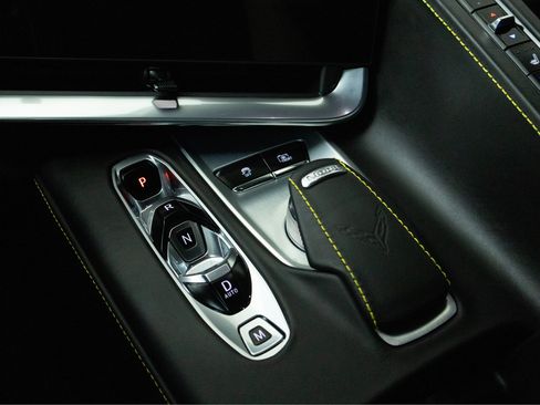 Used 2022 Chevrolet Corvette Stingray Premium Cpe w/ Z51 Performance Package RWD image 13