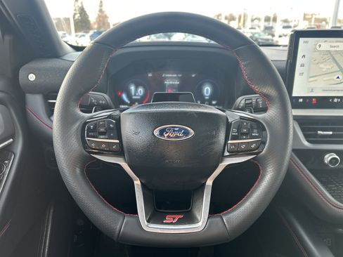 Used 2025 Ford Explorer ST image 15