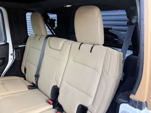 Used 2019 Jeep Wrangler Unlimited Sport S AWD/4WD image 14