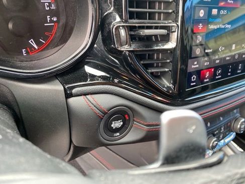 Used 2025 Dodge Durango GT AWD/4WD image 23