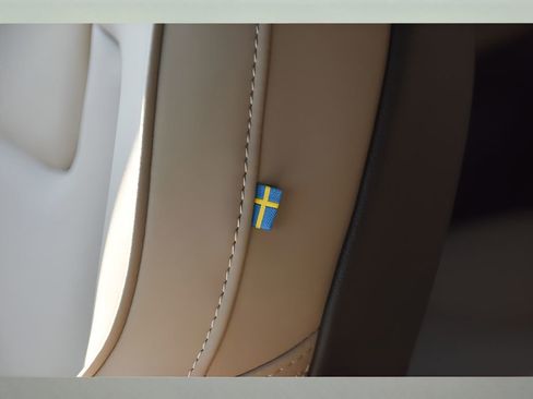 New 2026 Volvo XC90 B6 Plus w/ Protection Package Premier image 40