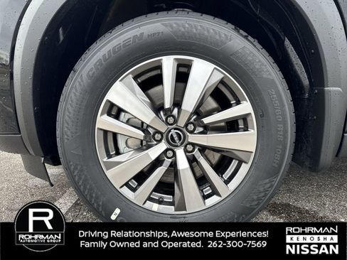 New 2026 Nissan Pathfinder SL image 9