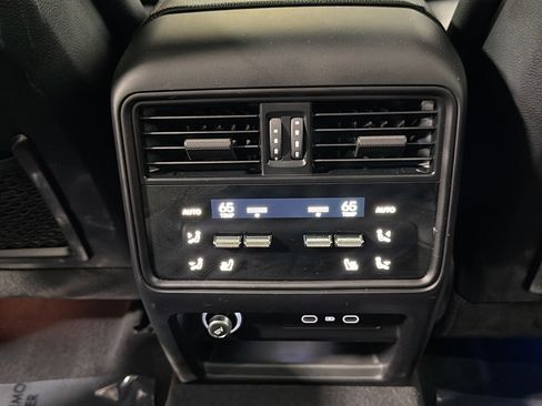 Certified 2026 Porsche Cayenne E-Hybrid AWD/4WD image 20