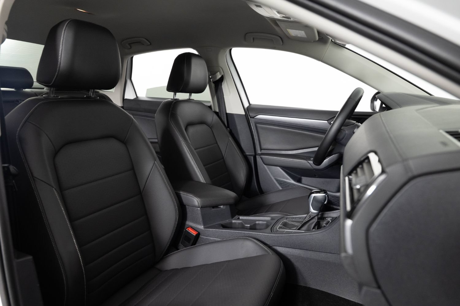 Used 2024 Volkswagen Jetta SE FWD image 26