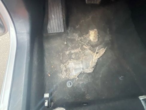 Used 2014 Toyota Corolla L image 32