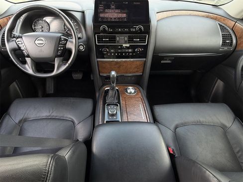 Used 2024 Nissan Armada SL image 11