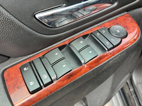 Used 2013 Chevrolet Suburban LS w/ Texas Edition RWD image 12