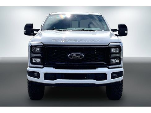 Used 2026 Ford F250 Lariat w/ Tremor Off-Road Package AWD/4WD image 2