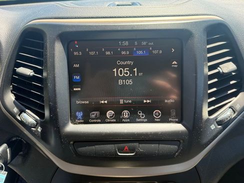 Used 2014 Jeep Cherokee Latitude w/ Cold Weather Group AWD/4WD image 36