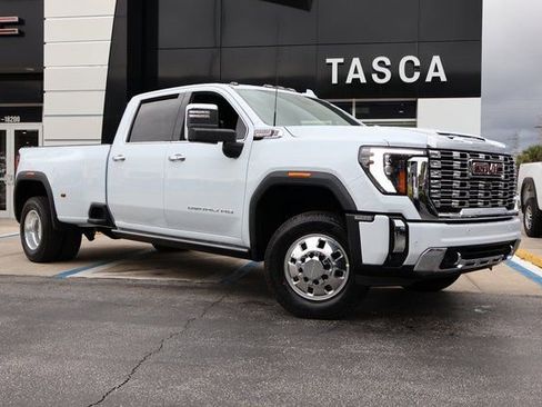 New 2026 GMC Sierra 3500 Denali w/ Denali Reserve Package image 1