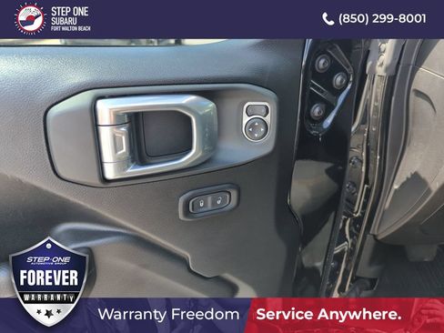 Used 2025 Jeep Gladiator Sport AWD/4WD image 19