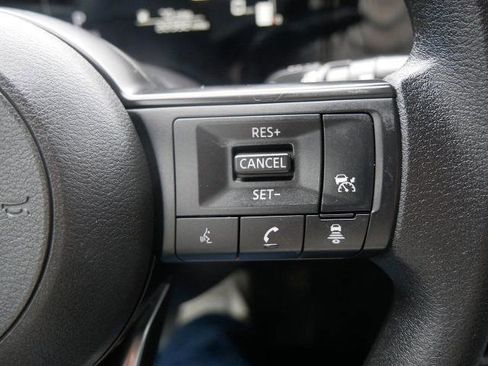 Certified 2025 Nissan Kicks SV image 27