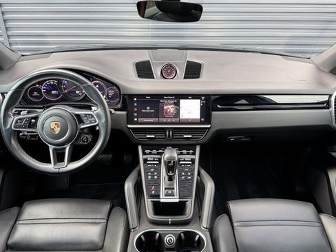 Certified 2022 Porsche Cayenne Coupe image 16