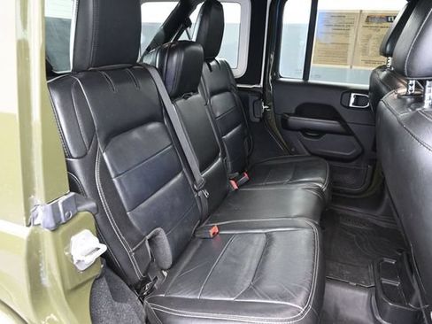 Used 2022 Jeep Wrangler Unlimited Sahara AWD/4WD image 32