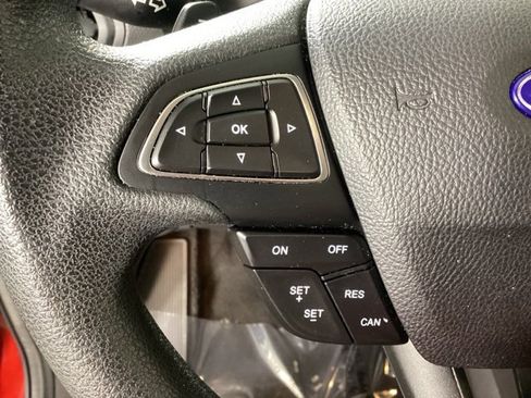 Used 2017 Ford Escape SE w/ SE Cold Weather Package image 25