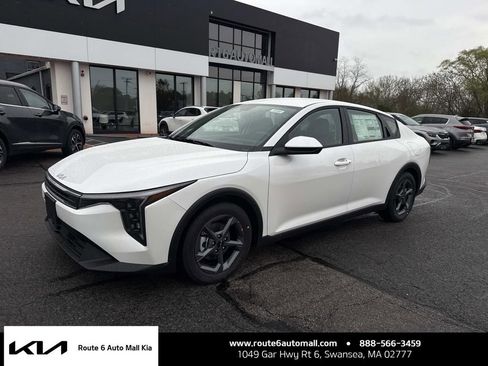 New 2026 Kia K4 FWD image 1