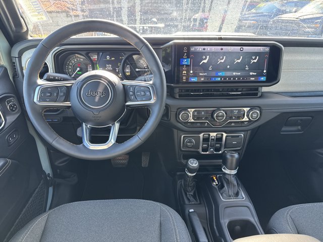 Used 2024 Jeep Wrangler Unlimited Sahara AWD/4WD image 25