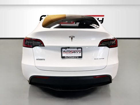 Used 2025 Tesla Model Y Long Range AWD/4WD image 6