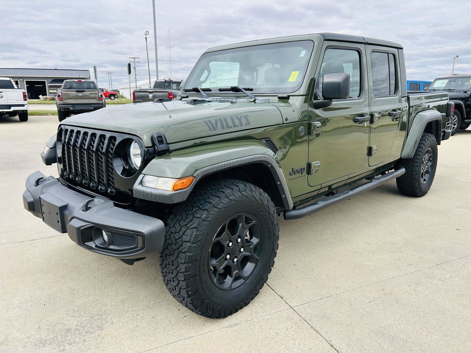 Used 2023 Jeep Gladiator Sport AWD/4WD image 29