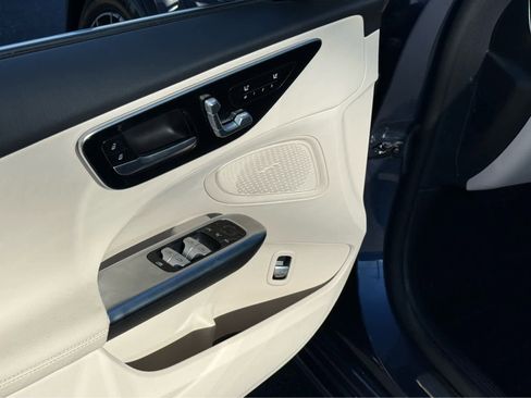 Used 2025 Mercedes-Benz C 300 4MATIC Sedan image 14