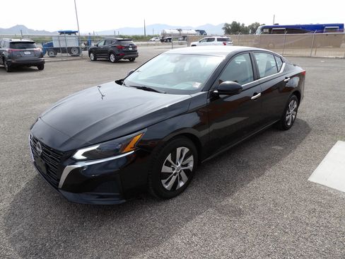 Used 2023 Nissan Altima 2.5 S FWD image 4
