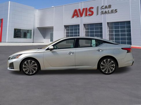 Used 2023 Nissan Altima 2.5 SL FWD image 10