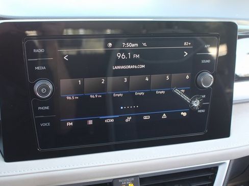 New 2025 Volkswagen Taos SE image 21