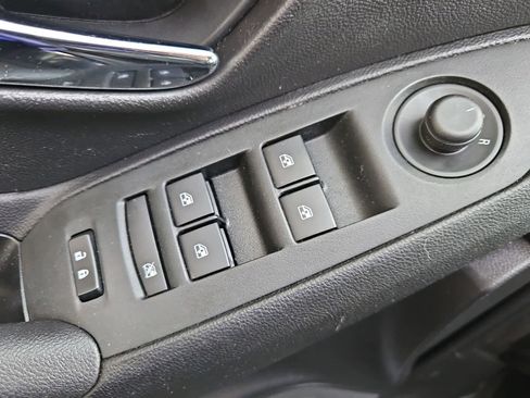 Used 2020 Chevrolet Trax LT w/ Sun & Sound Package image 16