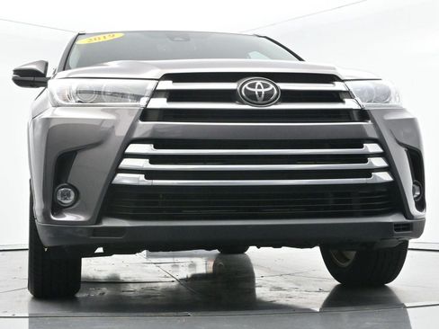 Used 2019 Toyota Highlander Limited AWD/4WD image 54